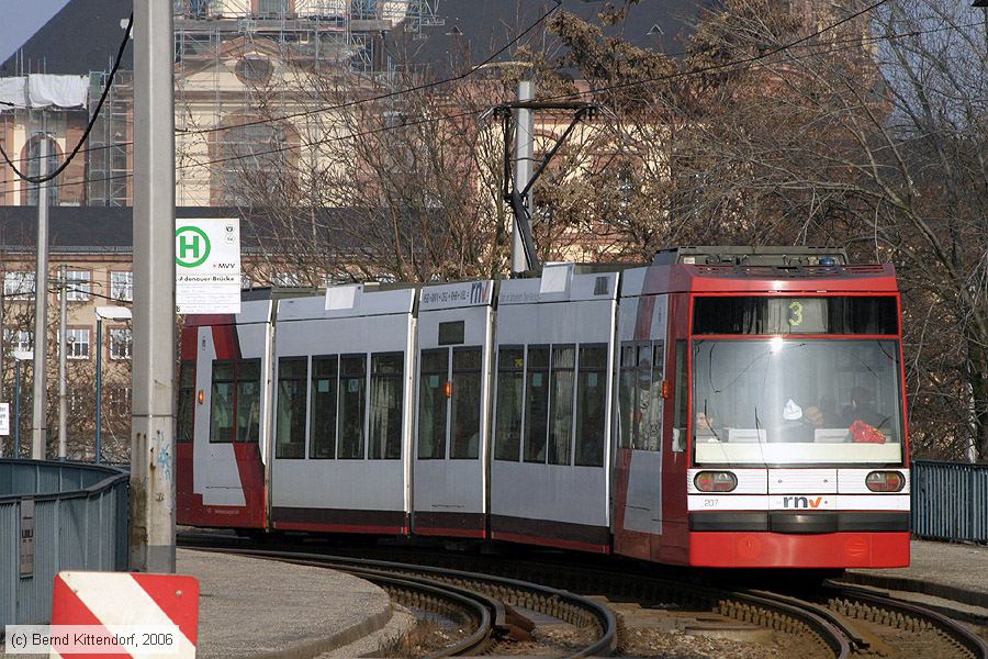 Straßenbahn Ludwigshafen - 207
/ Bild: vbl207_e0025844.jpg