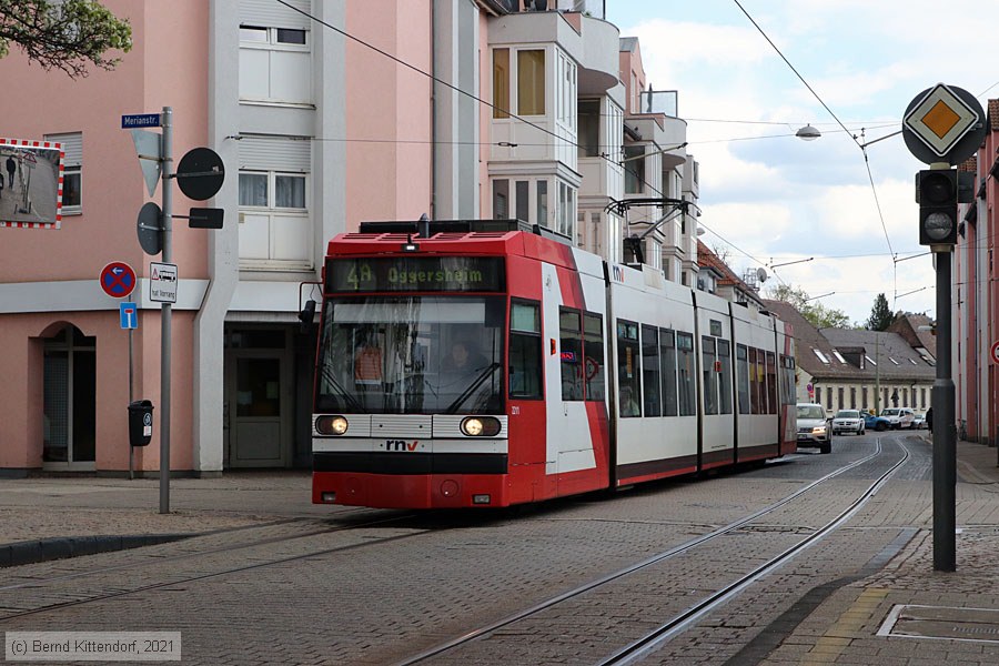 Straßenbahn Ludwigshafen - 2211
/ Bild: rnv2211_bk2104120004.jpg