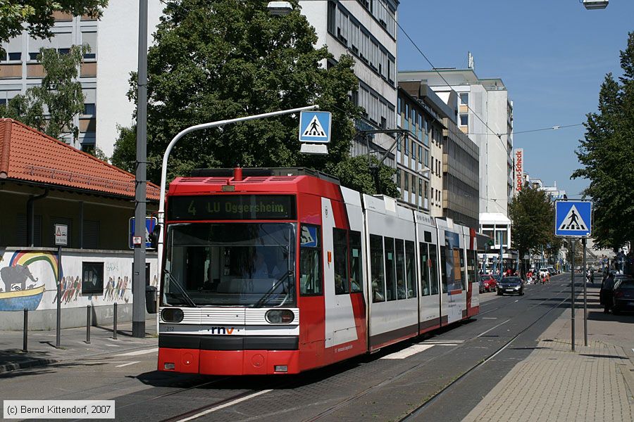 Straßenbahn Ludwigshafen - 212
/ Bild: vbl212_bk0708010036.jpg