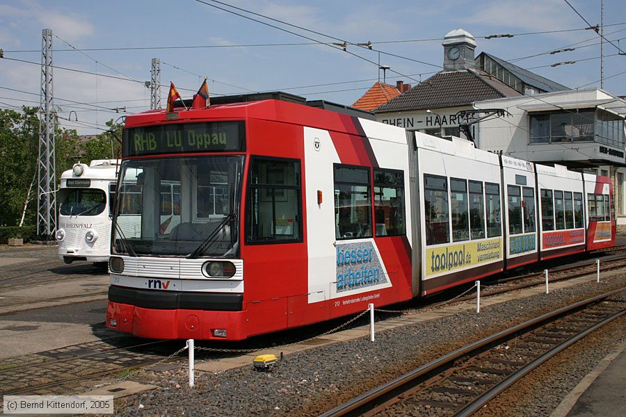 Straßenbahn Ludwigshafen - 212
/ Bild: vbl212_e0022182.jpg