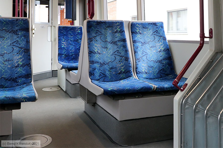 Straßenbahn Ludwigshafen - 2213 - Innenansicht
/ Bild: rnv2213_bk2103040007.jpg
