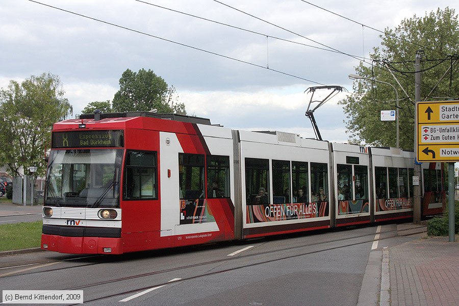 Straßenbahn Ludwigshafen - 213
/ Bild: vbl213_bk0905040026.jpg