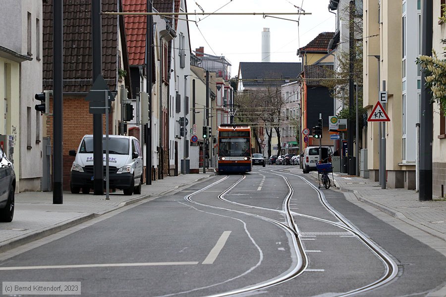 Straßenbahn Ludwigshafen - 2214
/ Bild: rnv2214_bk2304130082.jpg Straßenbahn Ludwigshafen - 2214
/ Bild: rnv2214_bk2304130082.jpg