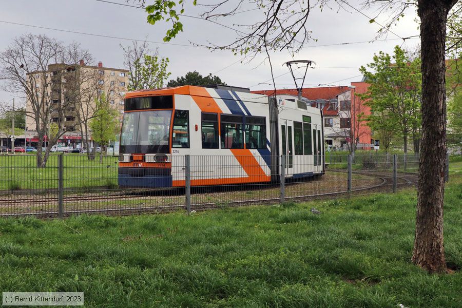 Straßenbahn Ludwigshafen - 2214
/ Bild: rnv2214_bk2304180004.jpg Straßenbahn Ludwigshafen - 2214
/ Bild: rnv2214_bk2304180004.jpg