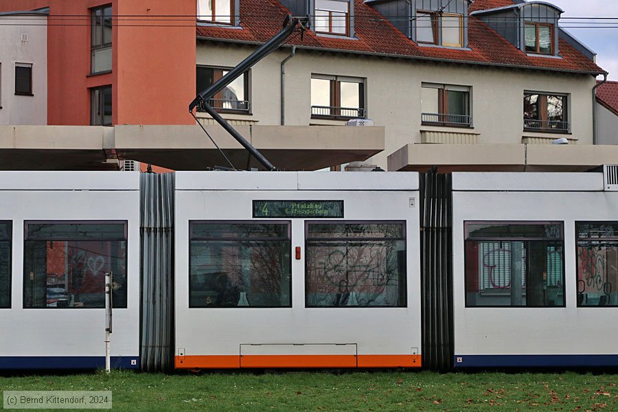 Straßenbahn Ludwigshafen - 2214
/ Bild: rnv2214_bk2411160003.jpg Straßenbahn Ludwigshafen - 2214
/ Bild: rnv2214_bk2411160003.jpg