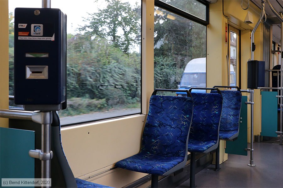 Straßenbahn Ludwigshafen - 2219 - Innenansicht
/ Bild: rnv2219_bk2009160004.jpg
