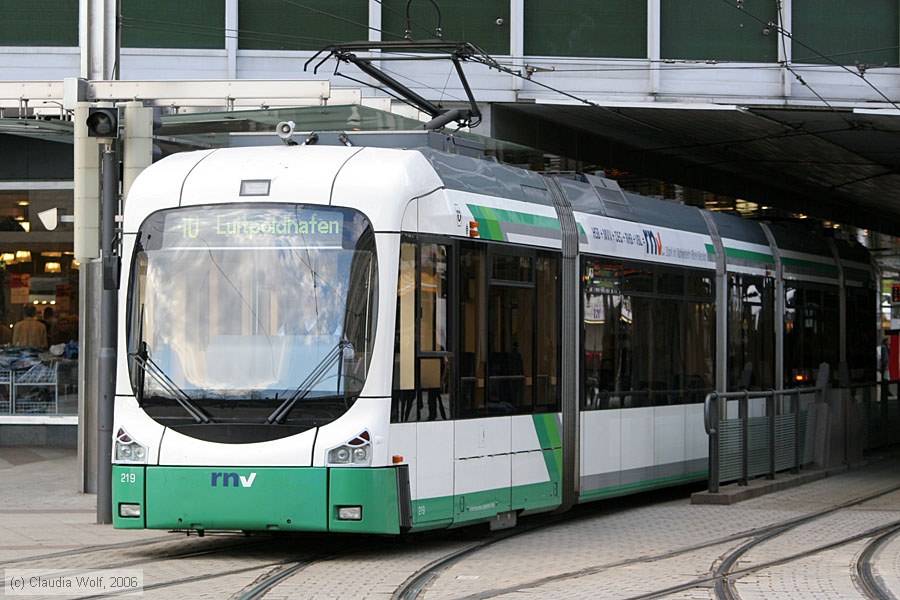 Straßenbahn Ludwigshafen - 219
/ Bild: vbl219_cw0604020080.jpg