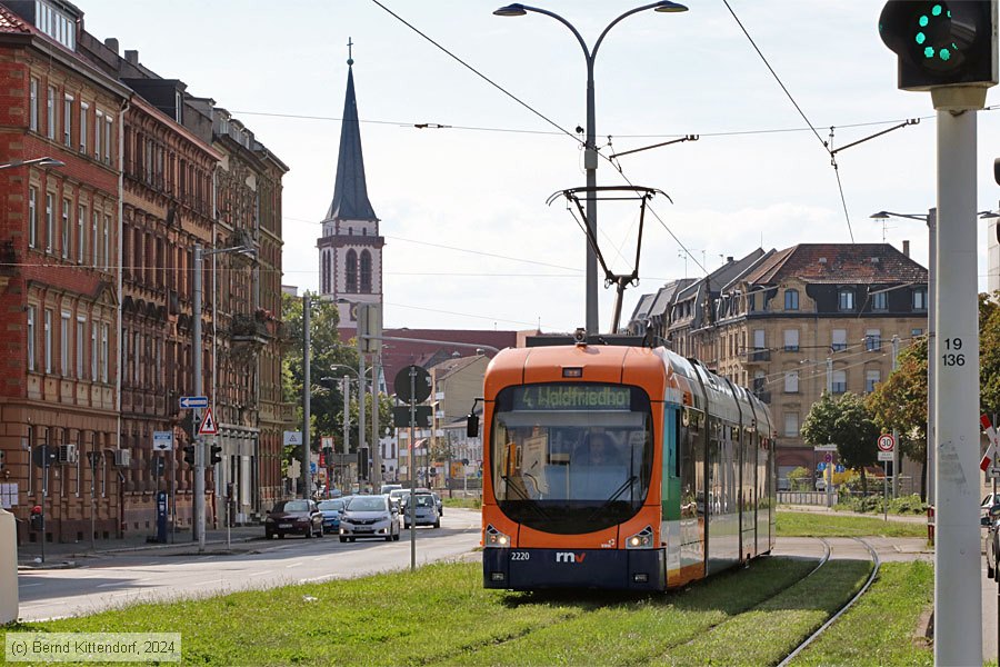 Straßenbahn Ludwigshafen - 2220
/ Bild: rnv2220_bk2408060032.jpg