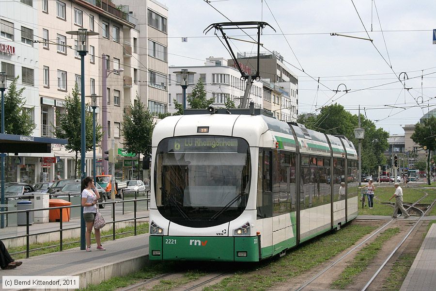 Straßenbahn Ludwigshafen - 2221
/ Bild: rnv2221_bk1106170065.jpg