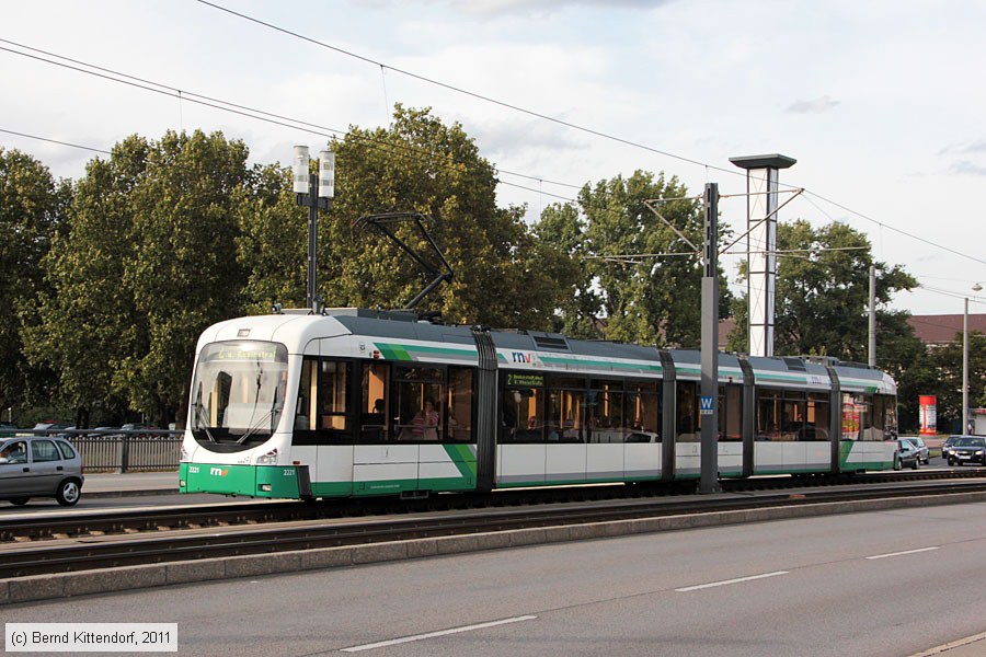 Straßenbahn Ludwigshafen - 2221
/ Bild: rnv2221_bk1109060045.jpg
