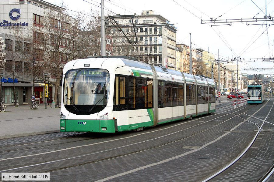 Straßenbahn Ludwigshafen - 221
/ Bild: vbl221_e0012887.jpg