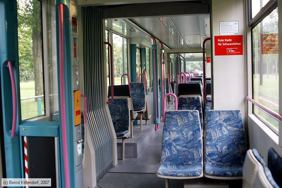 Straßenbahn Magdeburg - 1315 - Innenansicht 
/ Bild: magdeburg1315_bk0708030182.jpg