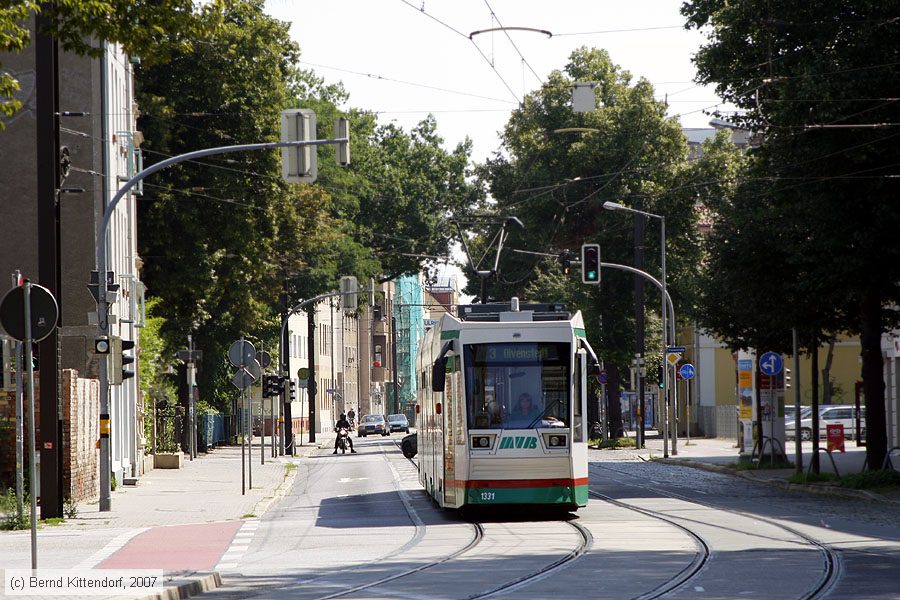 Straßenbahn Magdeburg - 1331
/ Bild: magdeburg1331_bk0708050039.jpg Straßenbahn Magdeburg - 1331
/ Bild: magdeburg1331_bk0708050039.jpg