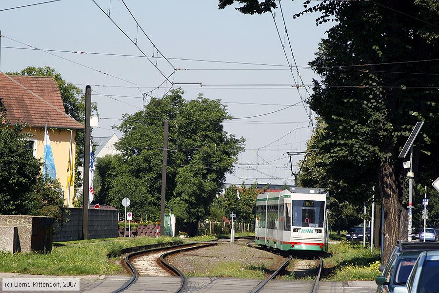 Straßenbahn Magdeburg - 1366
/ Bild: magdeburg1366_bk0708050005.jpg Straßenbahn Magdeburg - 1366
/ Bild: magdeburg1366_bk0708050005.jpg