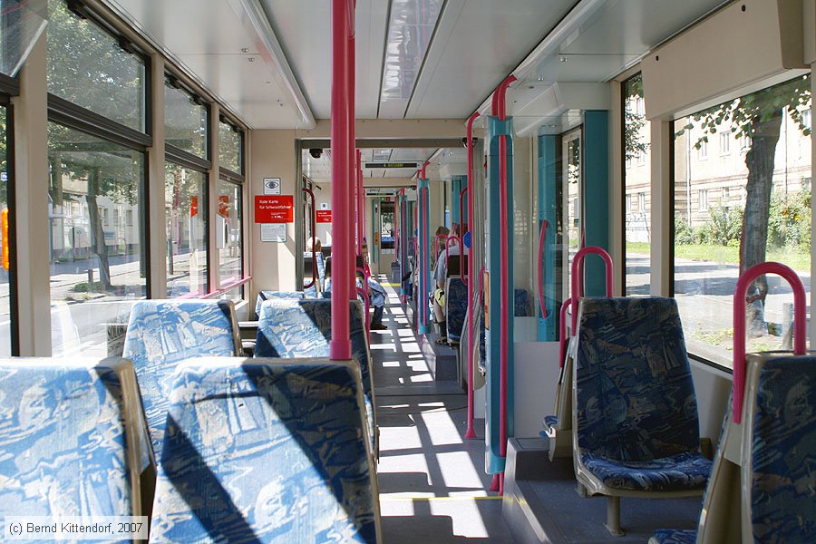 Straßenbahn Magdeburg - 1369 - Innenansicht
/ Bild: magdeburg1369_bk0708050058.jpg