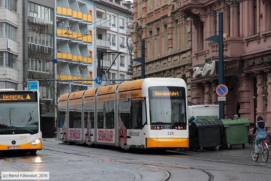 Straßenbahn Mainz - 225
/ Bild: mainz225_bk1603300052.jpg