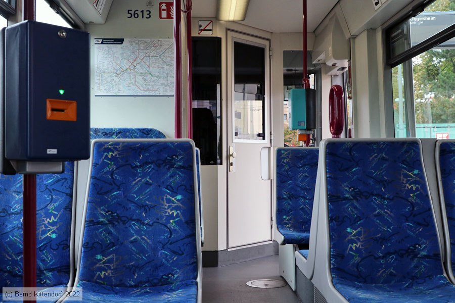 Stra&szlig;enbahn Mannheim - 5613 - Innenansicht
/ Bild: rnv5613_bk2209100004.jpg