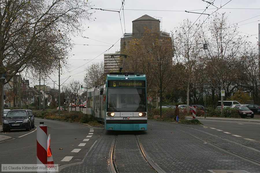 Straßenbahn Mannheim - 5613
/ Bild: rnv5613_cw1011170075.jpg Straßenbahn Mannheim - 5613
/ Bild: rnv5613_cw1011170075.jpg