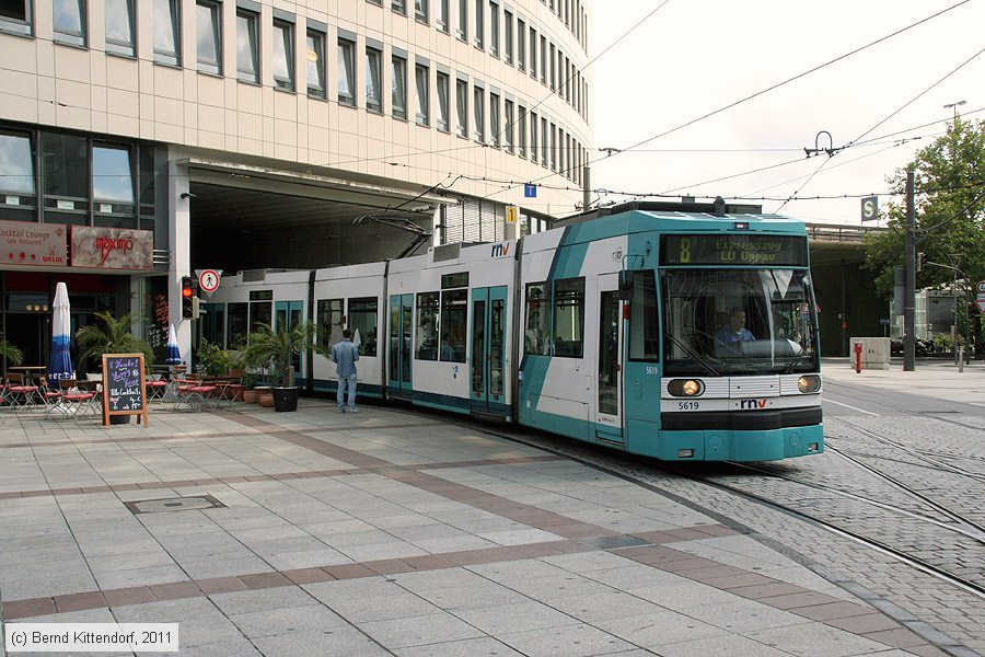 Straßenbahn Mannheim - 5619
/ Bild: rnv5619_bk1107270201.jpg