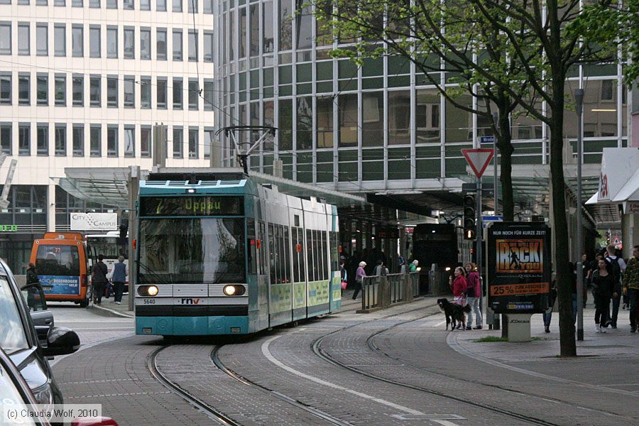 Straßenbahn Mannheim - 5640
/ Bild: rnv5640_cw1004210004.jpg Straßenbahn Mannheim - 5640
/ Bild: rnv5640_cw1004210004.jpg