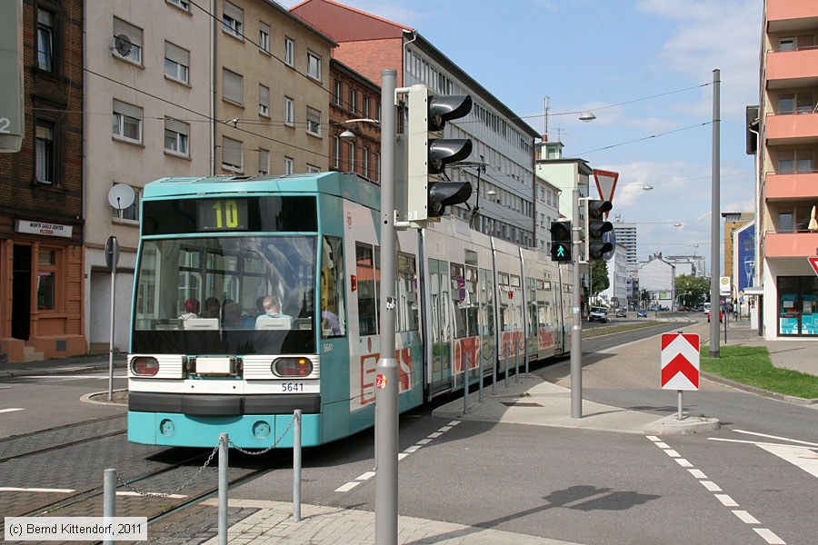 Straßenbahn Mannheim - 5641
/ Bild: rnv5641_bk1106300010.jpg