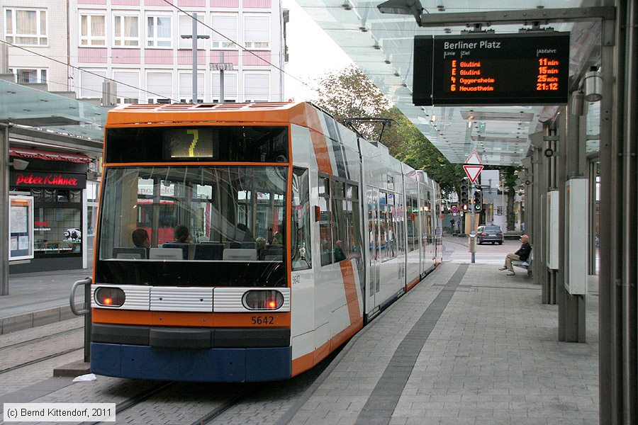 Straßenbahn Mannheim - 5642
/ Bild: rnv5642_bk1106210119.jpg