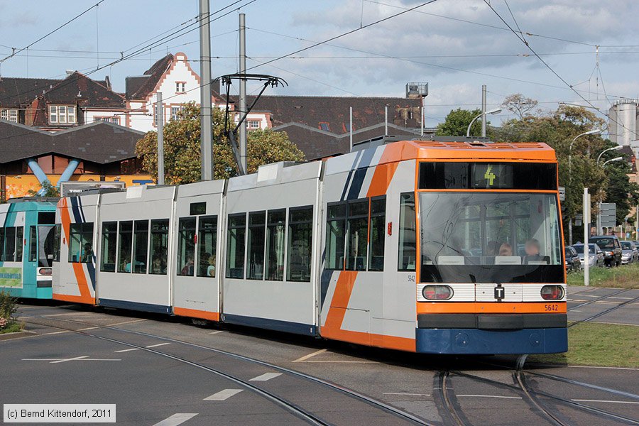 Straßenbahn Mannheim - 5642
/ Bild: rnv5642_bk1109060048.jpg