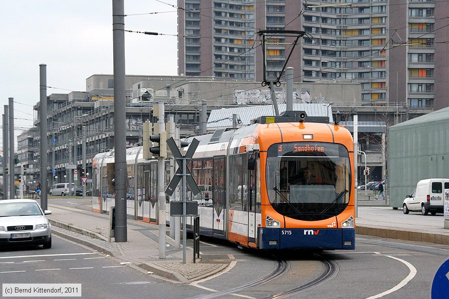 Straßenbahn Mannheim - 5715
/ Bild: rnv5715_bk1101280013.jpg