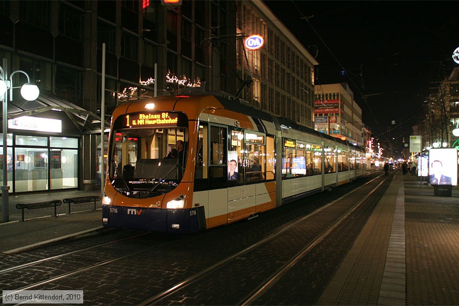 Straßenbahn Mannheim - 5716
/ Bild: rnv5716_bk1011270129.jpg