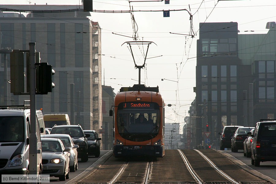 Straßenbahn Mannheim - 5716
/ Bild: rnv5716_bk1102080019.jpg