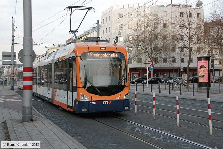 Straßenbahn Mannheim - 5716
/ Bild: rnv5716_bk1204020003.jpg