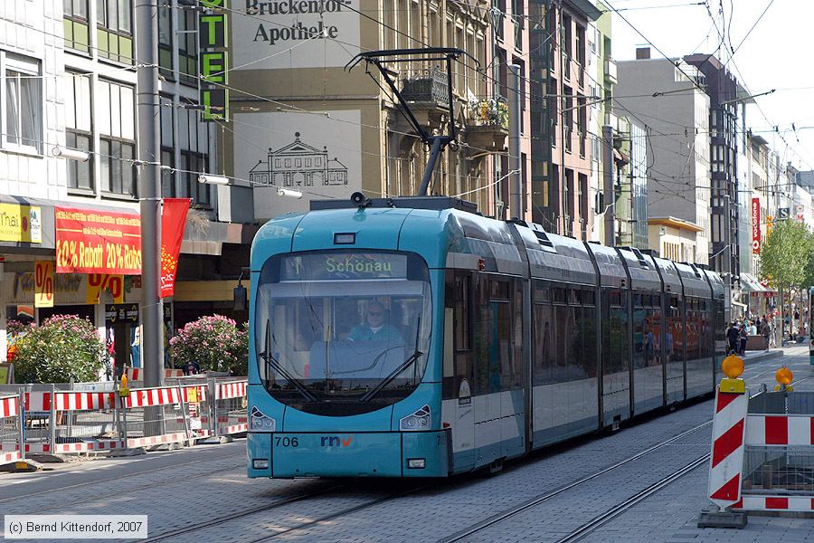 Straßenbahn Mannheim - 706
/ Bild: mvg706_bk0707140039.jpg
