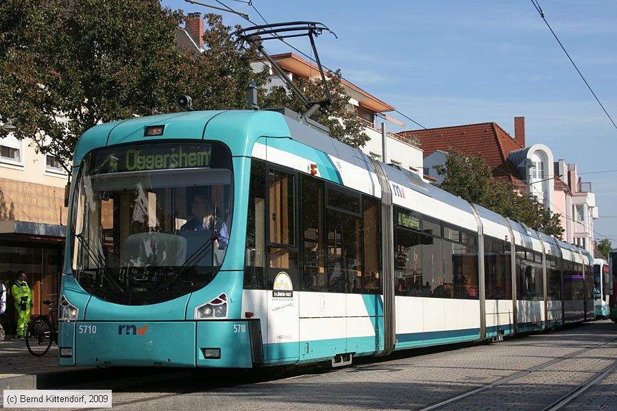Straßenbahn Mannheim - 5710
/ Bild: rnv5710_bk0909230051.jpg Straßenbahn Mannheim - 5710
/ Bild: rnv5710_bk0909230051.jpg
