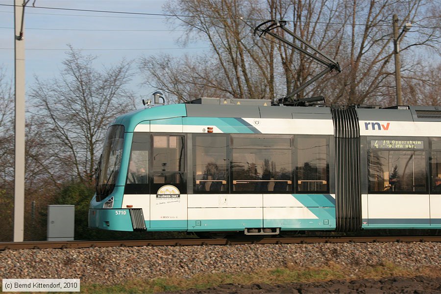 Straßenbahn Mannheim - 5710
/ Bild: rnv5710_bk1011280231.jpg Straßenbahn Mannheim - 5710
/ Bild: rnv5710_bk1011280231.jpg