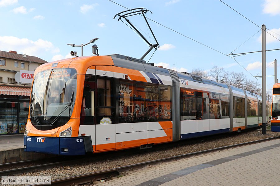 Stra&szlig;enbahn Mannheim - 5710
/ Bild: rnv5710_bk1903270039.jpg