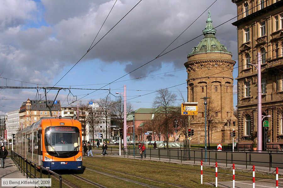 Straßenbahn Mannheim - 711
/ Bild: mvg711_bk0903110003.jpg