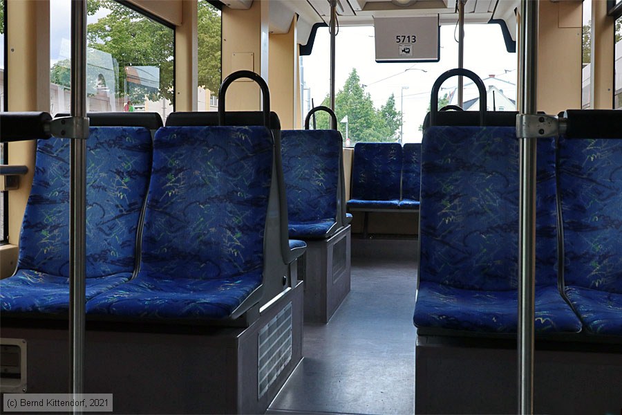 Stra&szlig;enbahn Mannheim - 5713 - Innenansicht
/ Bild: rnv5713_bk2105200003.jpg