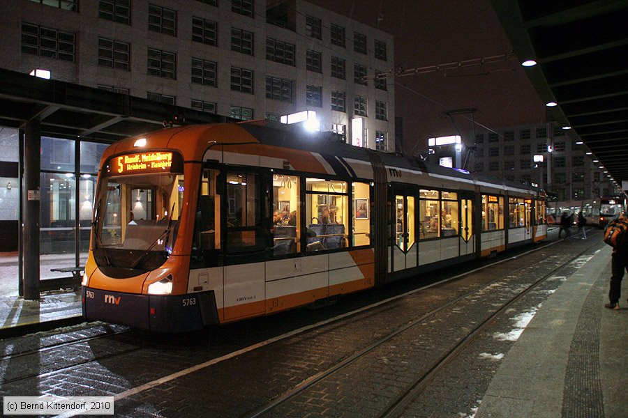 Straßenbahn Mannheim - 5763
/ Bild: rnv5763_bk1012180031.jpg Straßenbahn Mannheim - 5763
/ Bild: rnv5763_bk1012180031.jpg