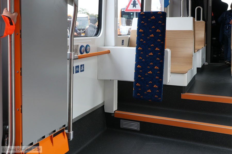 Rhein-Neckar-Verkehr - 1502 - Innenansicht
/ Bild: rnv1502_bk2410120033.jpg