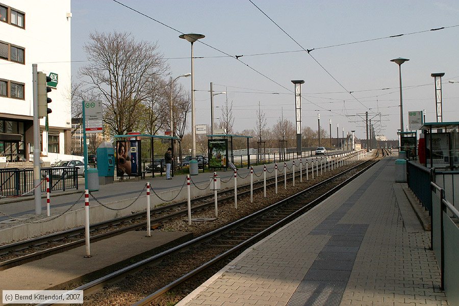 Straßenbahn Mannheim - Anlagen
/ Bild: mannheimanlagen_bk0704010017.jpg Straßenbahn Mannheim - Anlagen
/ Bild: mannheimanlagen_bk0704010017.jpg