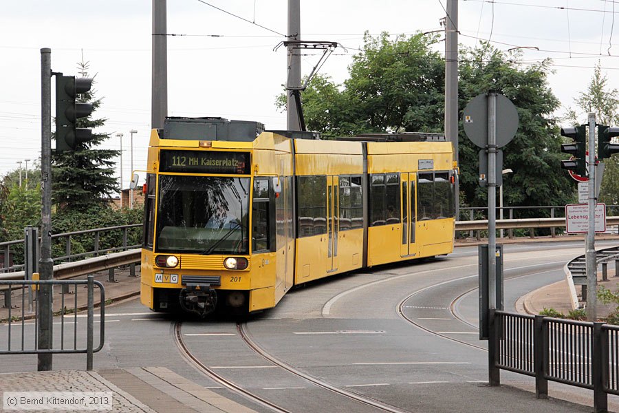 Straßenbahn Mülheim an der Ruhr - 201
/ Bild: muelheim201_bk1309010228.jpg