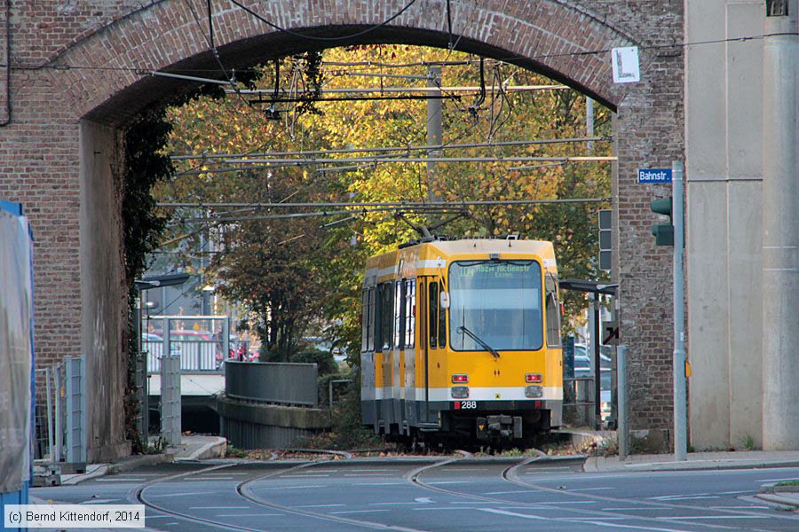 Straßenbahn Mülheim an der Ruhr - 288
/ Bild: muelheim288_bk1410280018.jpg