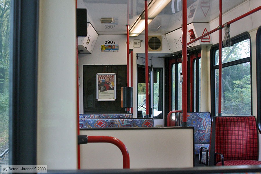 Straßenbahn Mülheim an der Ruhr - 290 - Innenansicht
/ Bild: muelheim290_bk0910220100.jpg