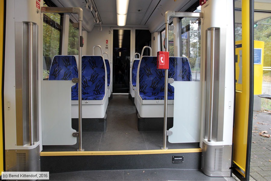 Stra&szlig;enbahn M&uuml;lheim an der Ruhr - 8004 - Innenansicht
/ Bild: muelheim8004_bk1611050050.jpg