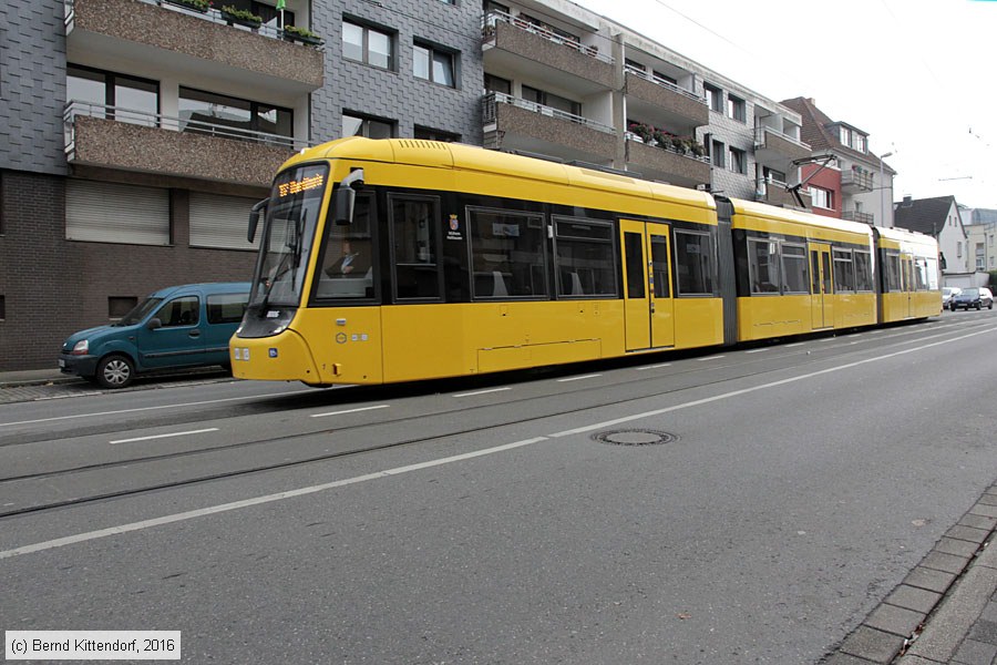 Straßenbahn Mülheim an der Ruhr - 8006
/ Bild: muelheim8006_bk1611050037.jpg