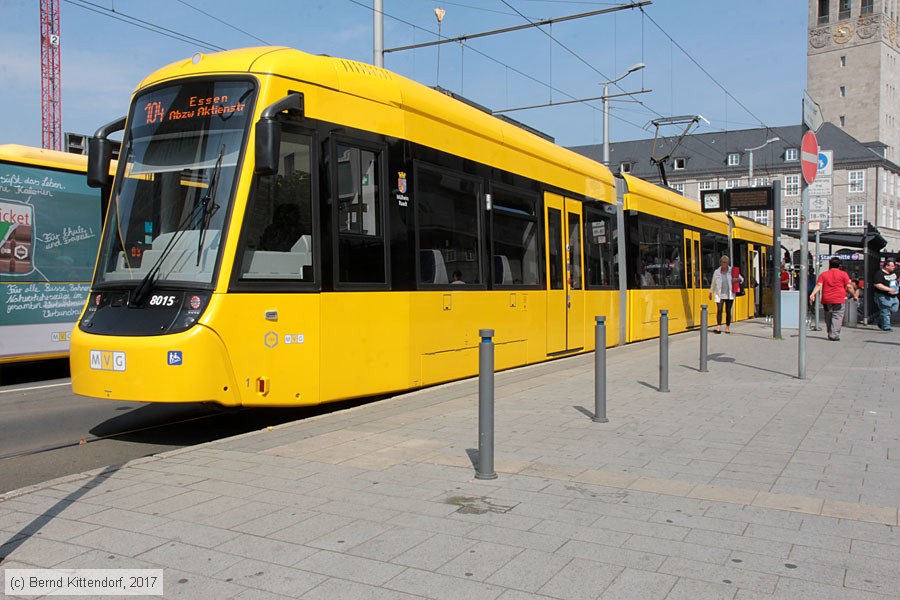 Straßenbahn Mülheim an der Ruhr - 8015
/ Bild: muelheim8015_bk1706220005.jpg