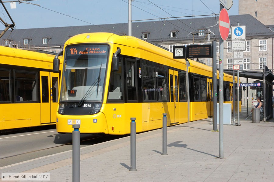 Straßenbahn Mülheim an der Ruhr - 8015
/ Bild: muelheim8015_bk1706220007.jpg