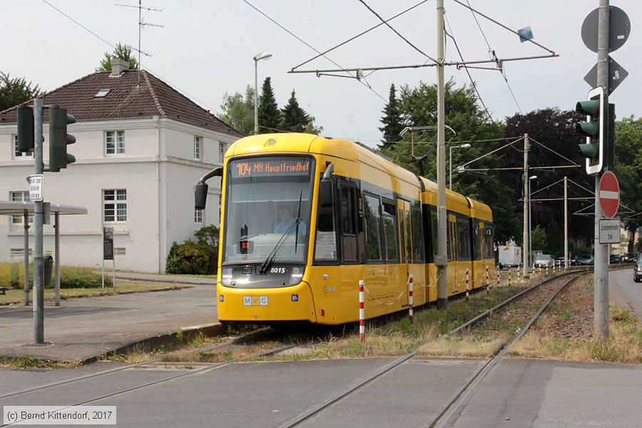 Straßenbahn Mülheim an der Ruhr - 8015
/ Bild: muelheim8015_bk1706220027.jpg