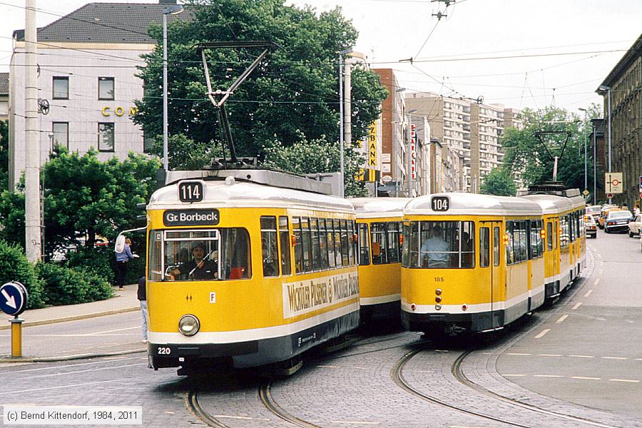 Straßenbahn Mülheim an der Ruhr - 220
/ Bild: muelheim220_vb010422.jpg Straßenbahn Mülheim an der Ruhr - 220
/ Bild: muelheim220_vb010422.jpg