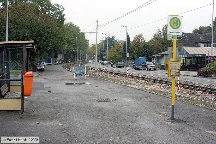 Straßenbahn Mülheim an der Ruhr - Anlagen
/ Bild: muelheimanlagen_bk0910220077.jpg Straßenbahn Mülheim an der Ruhr - Anlagen
/ Bild: muelheimanlagen_bk0910220077.jpg